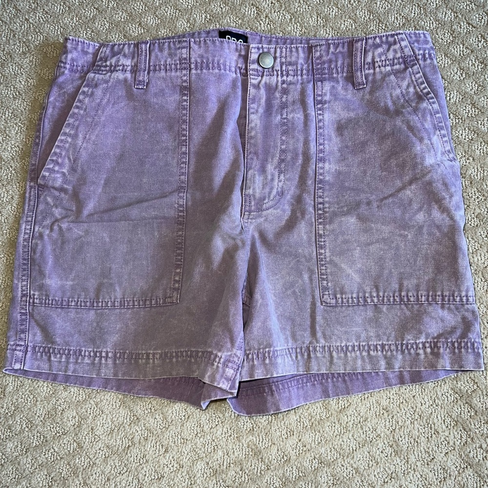 BDG loose fitting denim shorts, size medium, purple